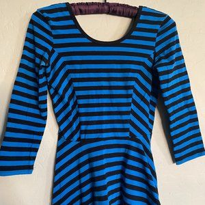 Vintage Derek Heart blue and black striped top. Size S